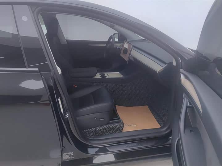 Фото 8 - Tesla Model Y