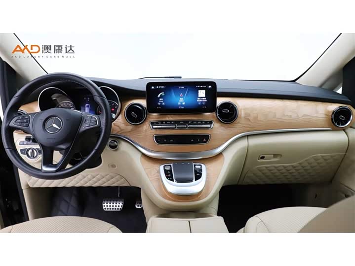 Фото 5 - Mercedes-Benz V-Class