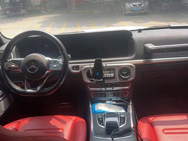 Фото 9 - Mercedes-Benz G-Class