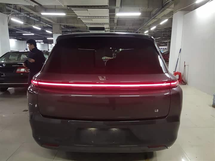 Фото 6 - LiXiang L8