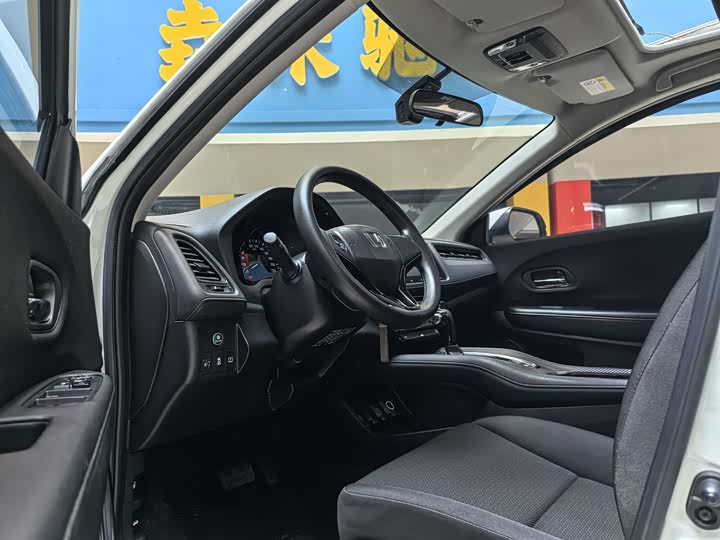 Фото 6 - Honda Vezel