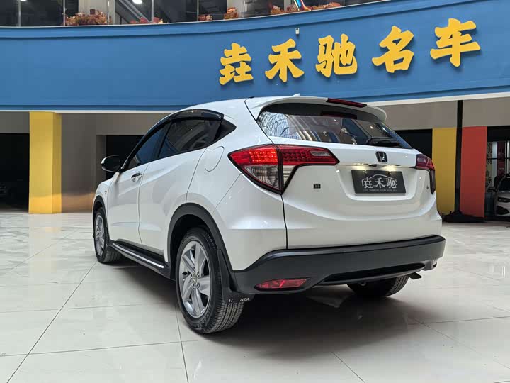 Фото 9 - Honda Vezel