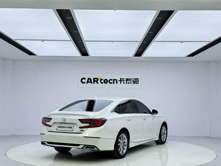 Фото 5 - Honda Accord