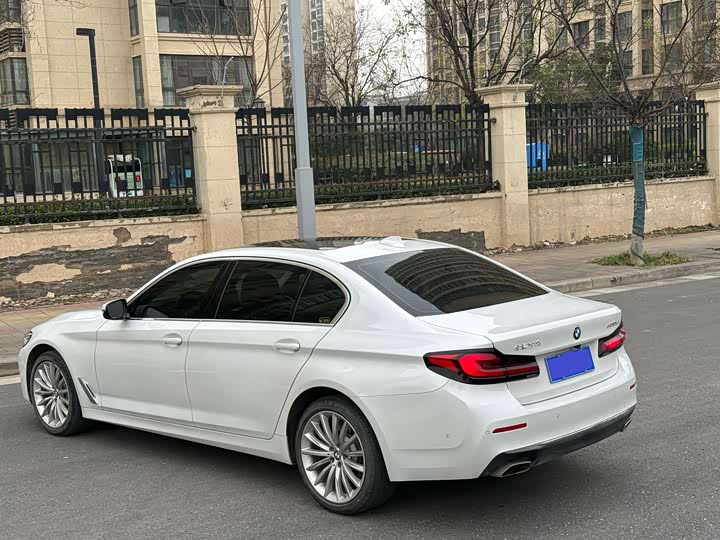 Фото 2 - BMW 5 Series