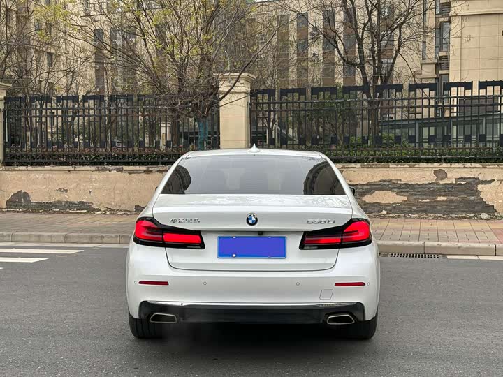 Фото 3 - BMW 5 Series