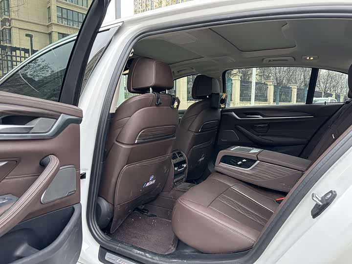 Фото 5 - BMW 5 Series