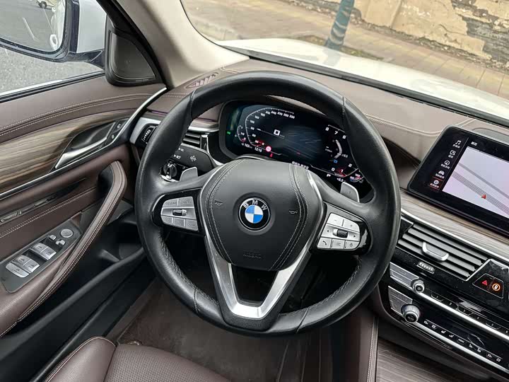 Фото 8 - BMW 5 Series
