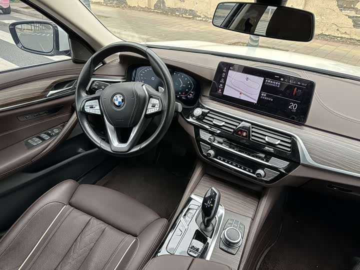 Фото 9 - BMW 5 Series