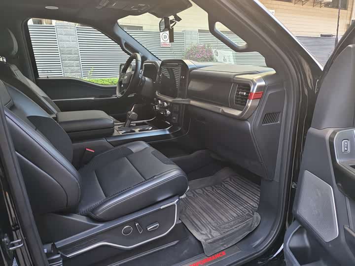 Фото 5 - Ford F-150 Raptor