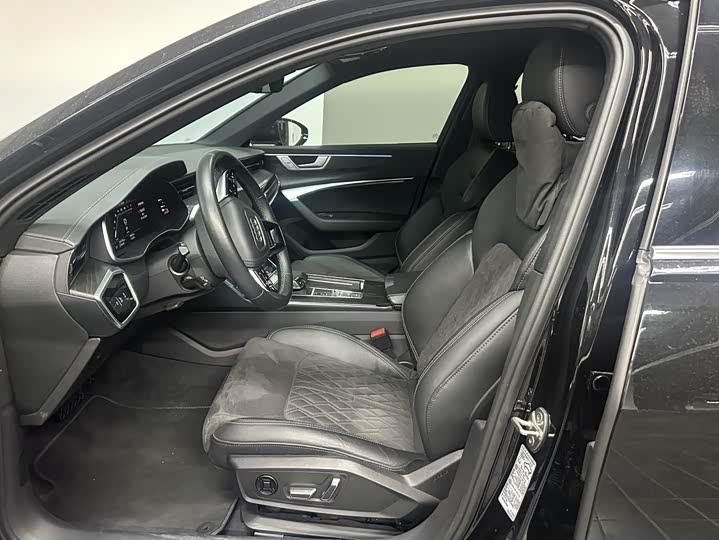 Фото 4 - Audi A6L