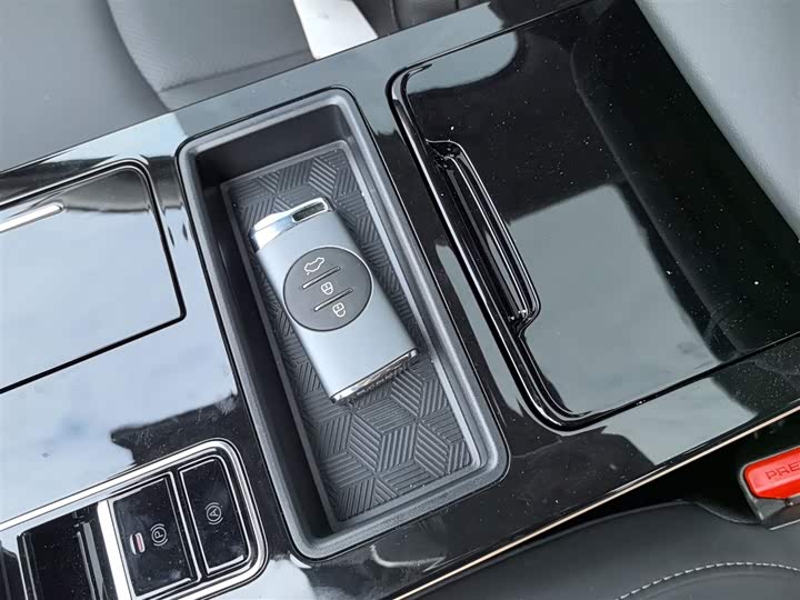 Фото 9 - Exeed LX C-DM Hybrid