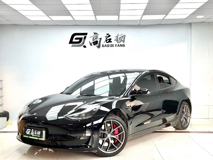 Фото 1 - Tesla Model 3