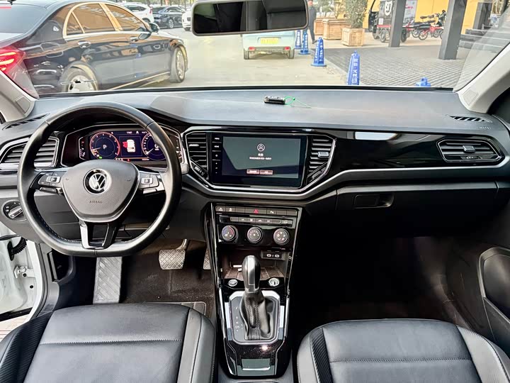 Фото 4 - Volkswagen T-Roc