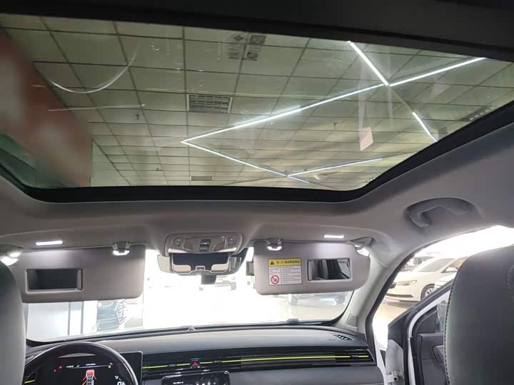 Фото 8 - Roewe RX5