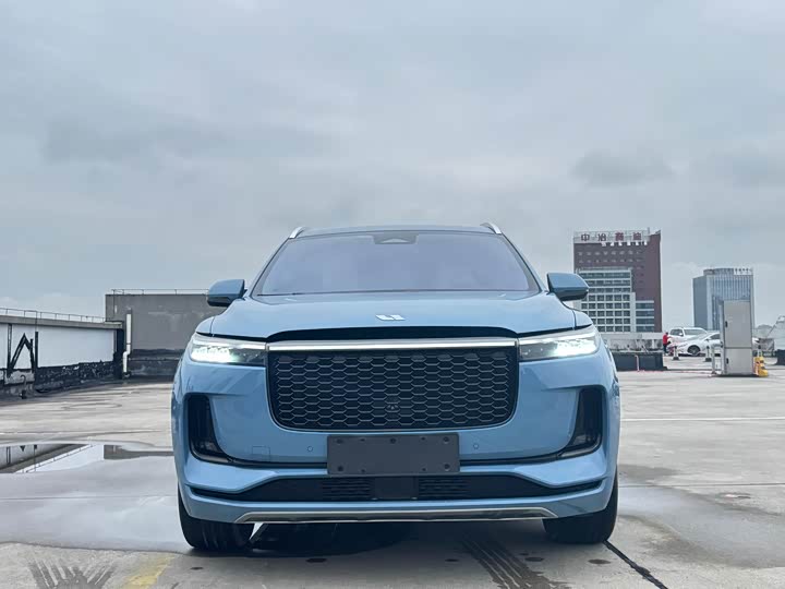 Фото 2 - LiXiang One