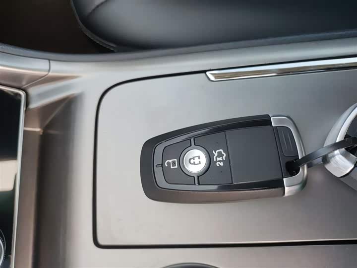 Фото 9 - Ford Mondeo