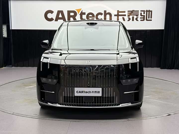 Фото 2 - Zeekr 009