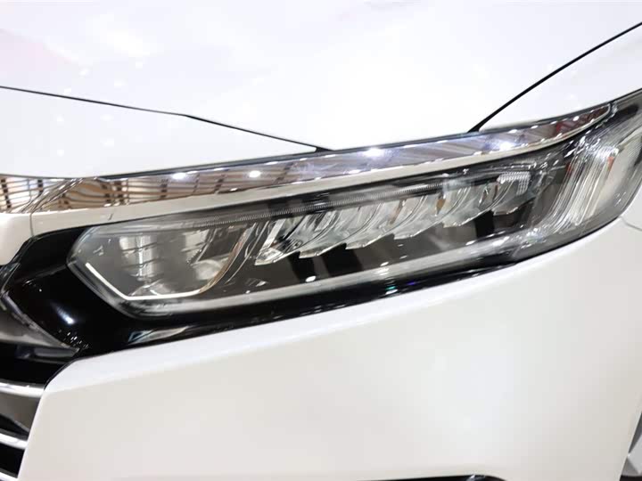 Фото 7 - Honda Accord