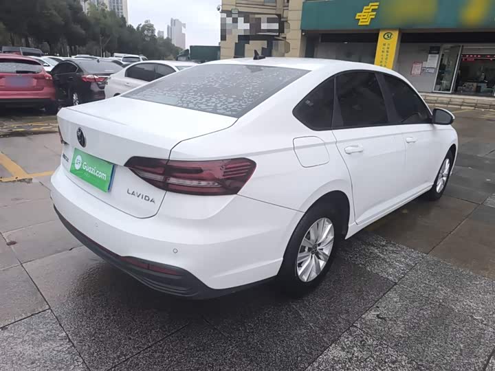 Фото 7 - Volkswagen Lavida