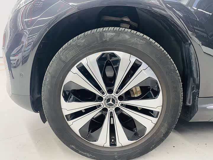 Фото 3 - Mercedes-Benz EQC