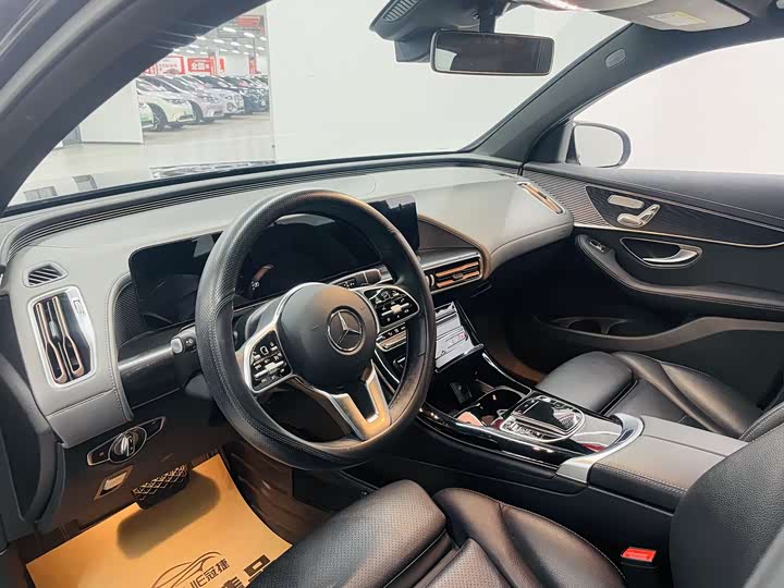 Фото 6 - Mercedes-Benz EQC