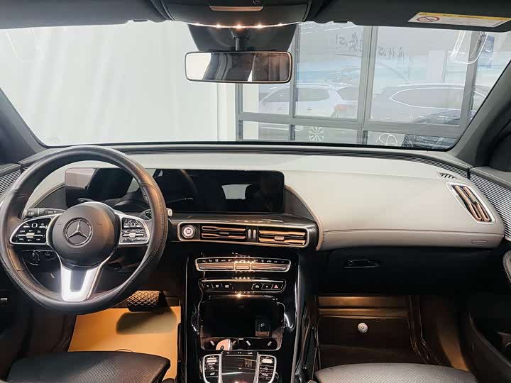 Фото 7 - Mercedes-Benz EQC