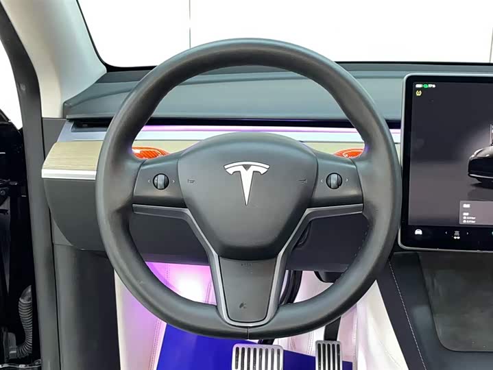 Фото 9 - Tesla Model Y