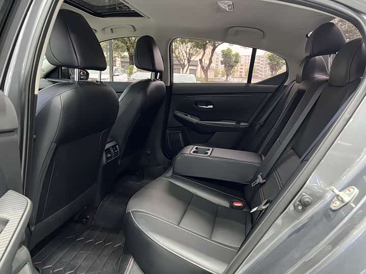 Фото 6 - Nissan Sylphy