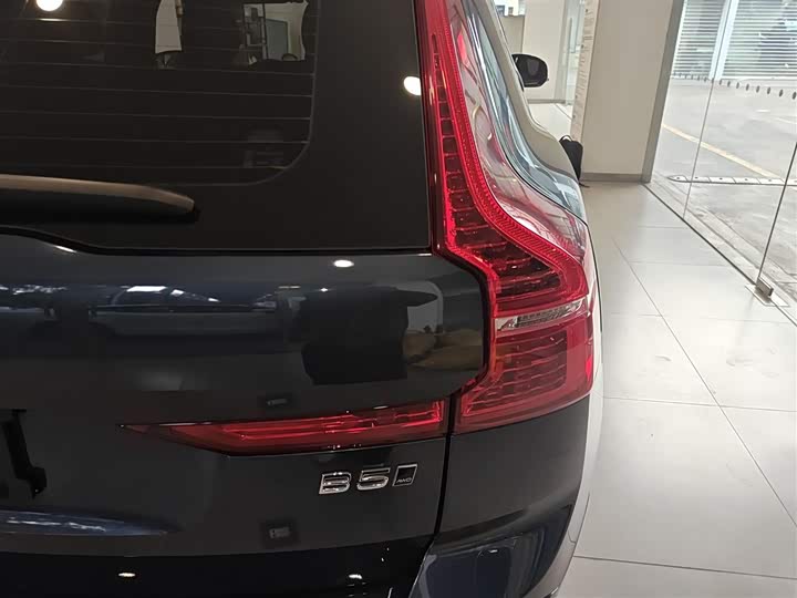 Фото 8 - Volvo XC60