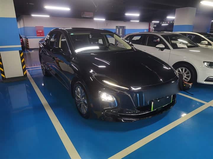 Фото 4 - Hongqi E-QM5