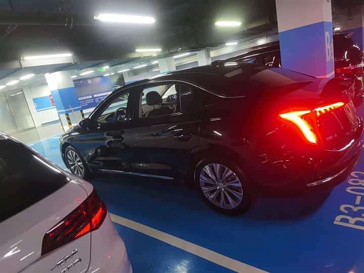 Фото 5 - Hongqi E-QM5