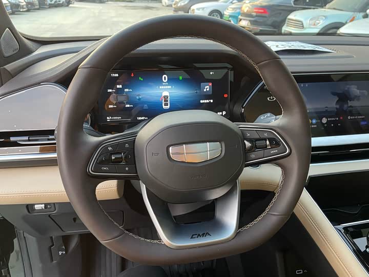 Фото 9 - Geely Monjaro