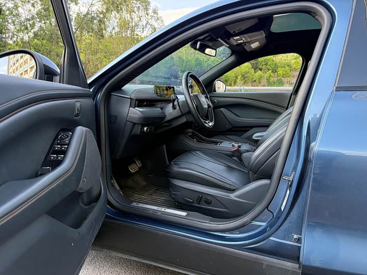 Фото 6 - Ford Mustang Mach-E