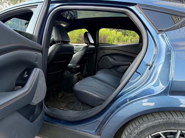 Фото 7 - Ford Mustang Mach-E