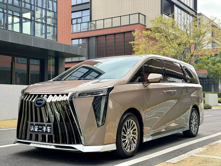 Фото 1 - GAC Trumpchi M8