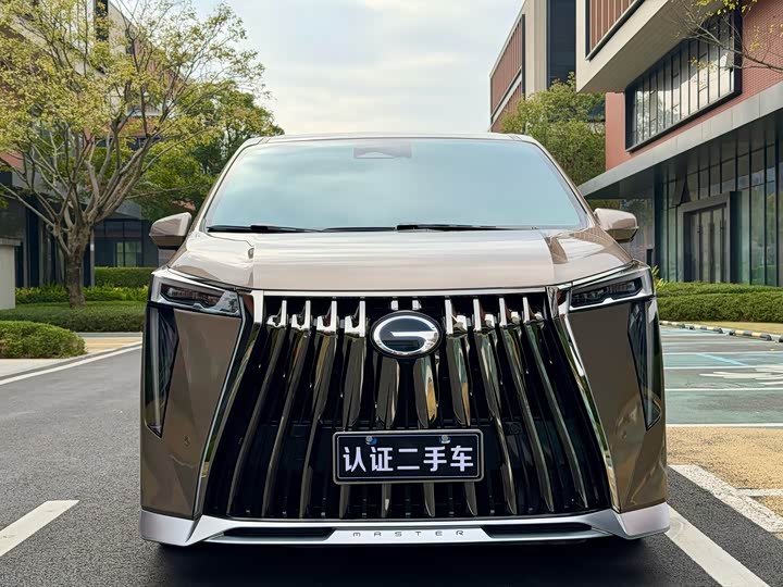 Фото 2 - GAC Trumpchi M8