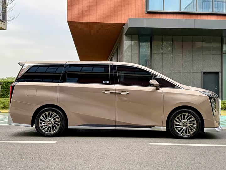 Фото 4 - GAC Trumpchi M8