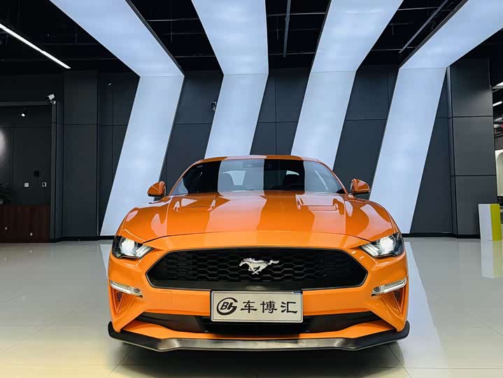 Фото 2 - Ford Mustang