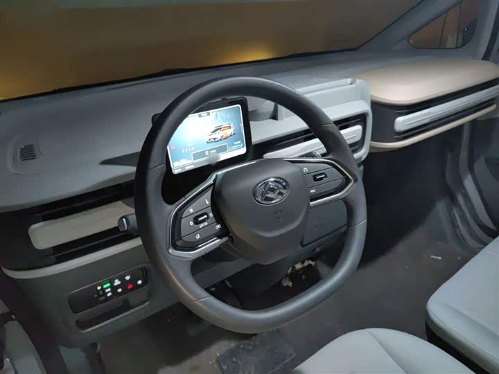 Фото 3 - Maxus Dana V1