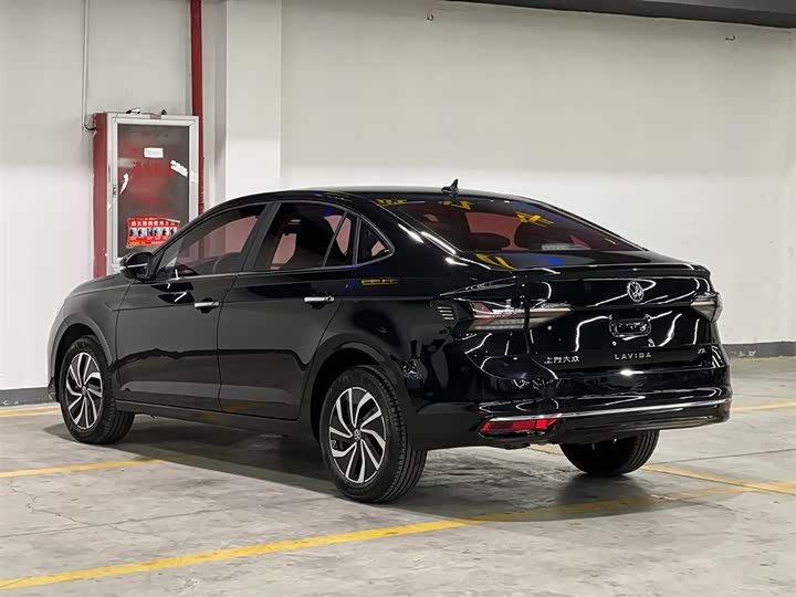 Фото 4 - Volkswagen Lavida