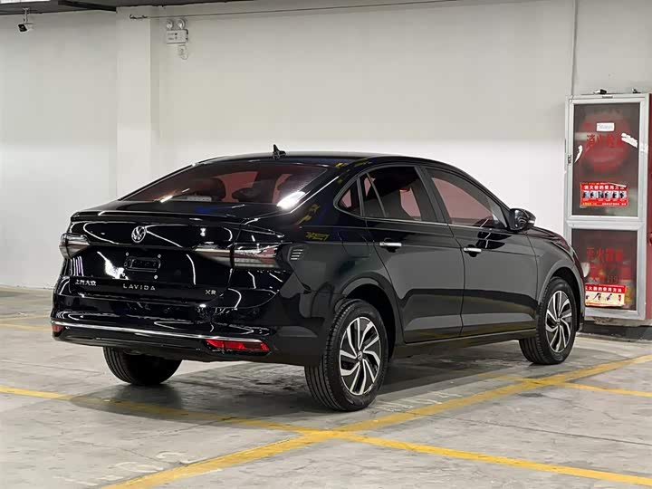 Фото 5 - Volkswagen Lavida