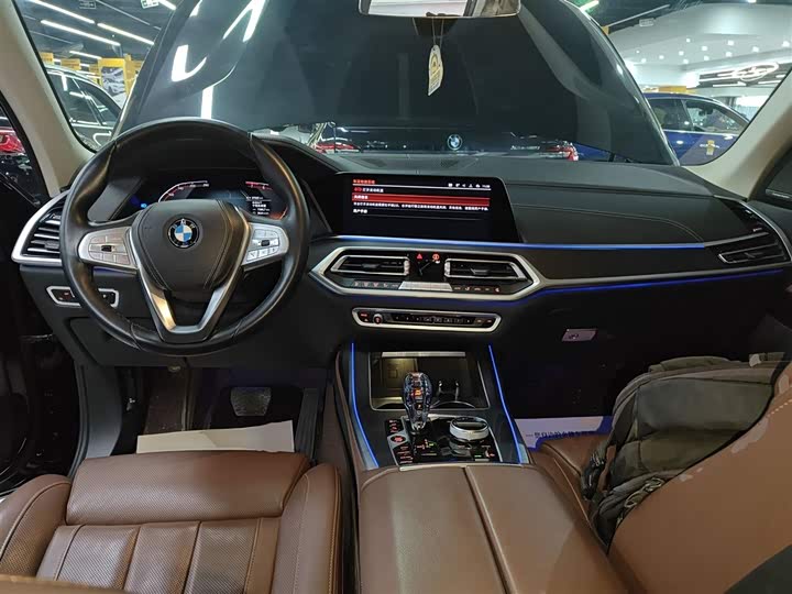 Фото 9 - BMW X7