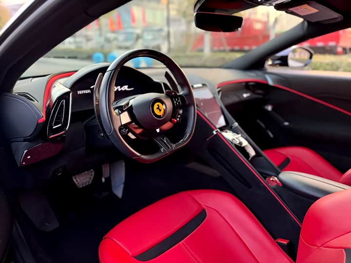 Фото 5 - Ferrari Roma