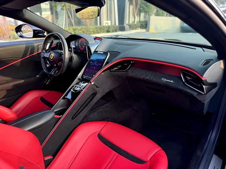 Фото 6 - Ferrari Roma