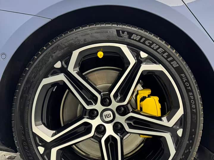 Фото 6 - Xiaomi SU7