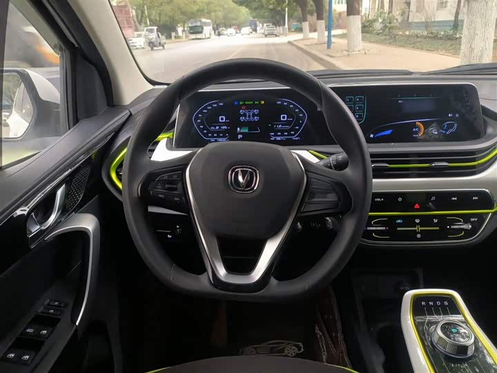 Фото 3 - Changan BenBen E-Star