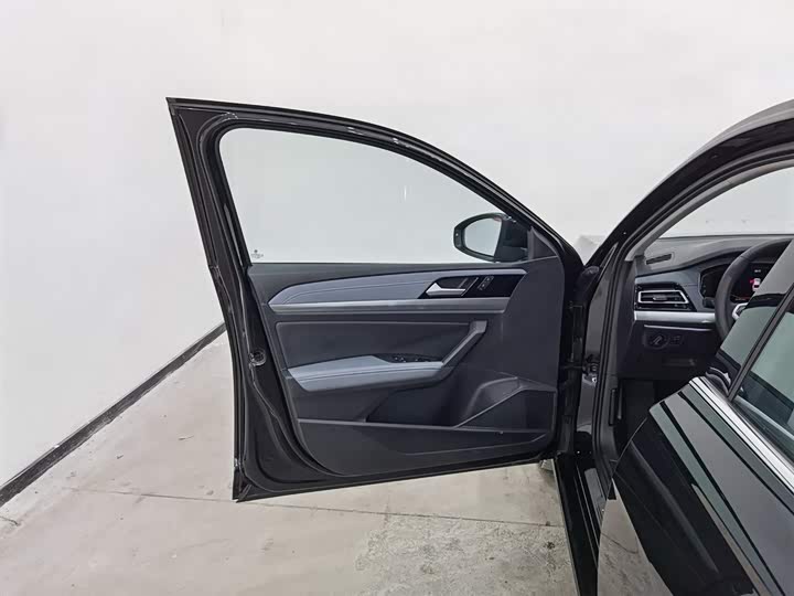 Фото 8 - Volkswagen Lavida