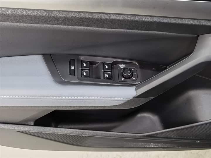 Фото 9 - Volkswagen Lavida