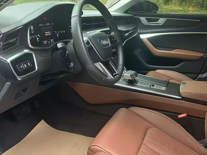 Фото 4 - Audi A6L