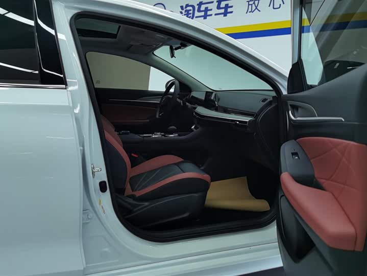 Фото 8 - Changan Eado Plus